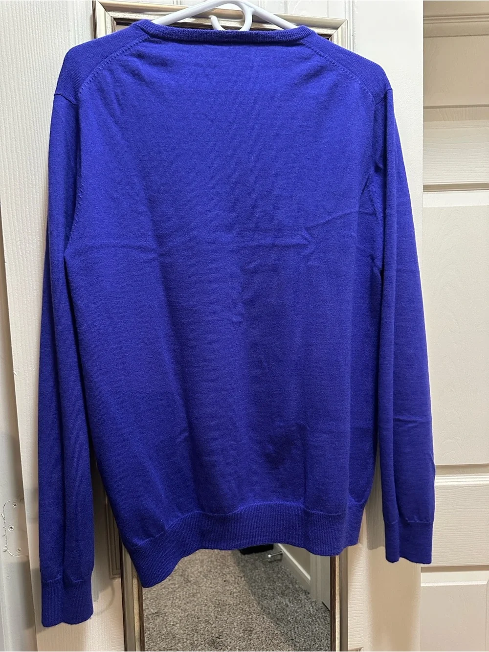 J. Crew Factory Large Men’s V-Neck Sweater in Royal Purple 100 percent Merino Wo